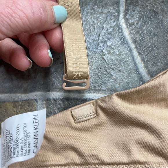 Calvin Klein Wireless Convertible Strap Bra - Picture 13 of 13